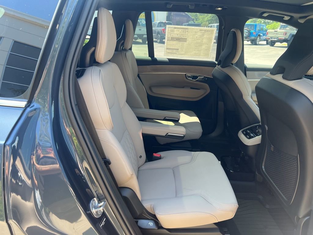 New 2026 Volvo XC90 B6 Plus w/ Protection Package Premier image 36
