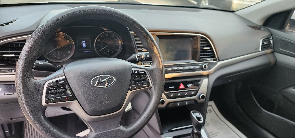 Used 2018 Hyundai Elantra SEL FWD image 11