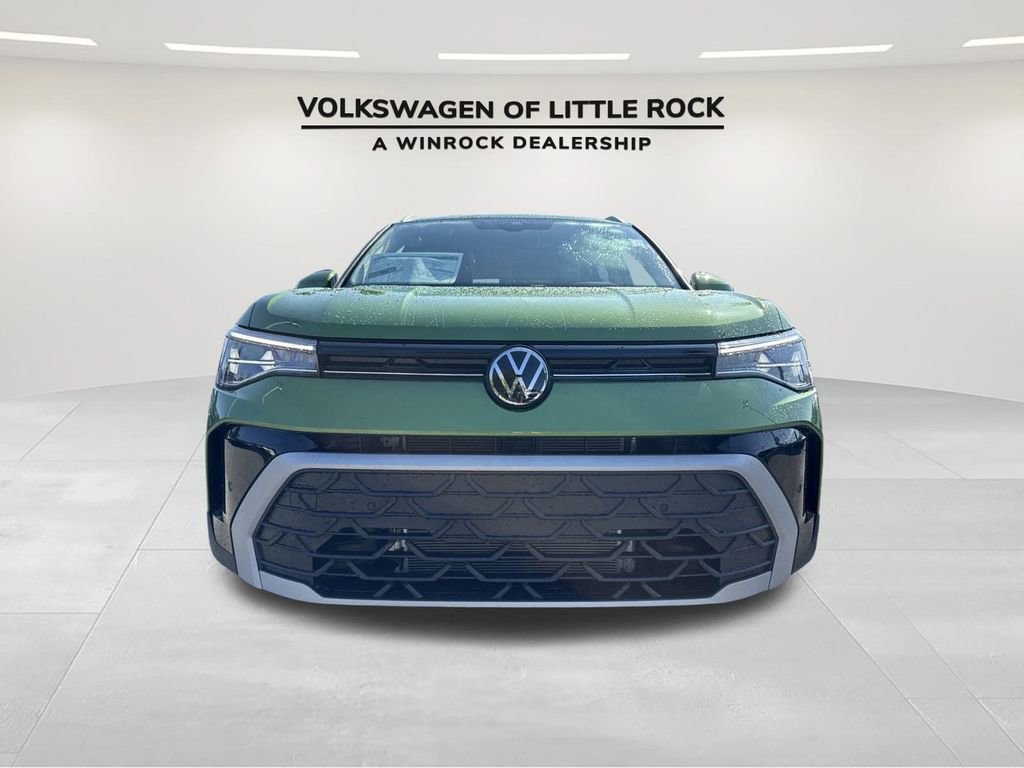 New 2025 Volkswagen Taos SE image 8