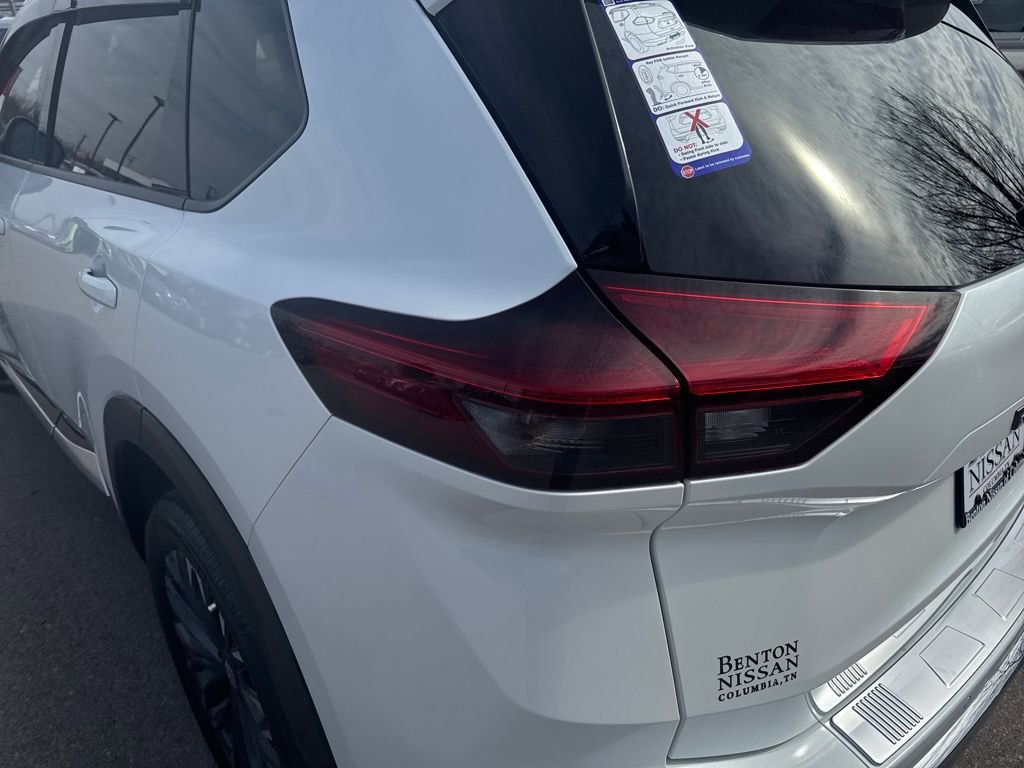 Certified 2025 Nissan Rogue Platinum w/ Platinum Premium Package image 42
