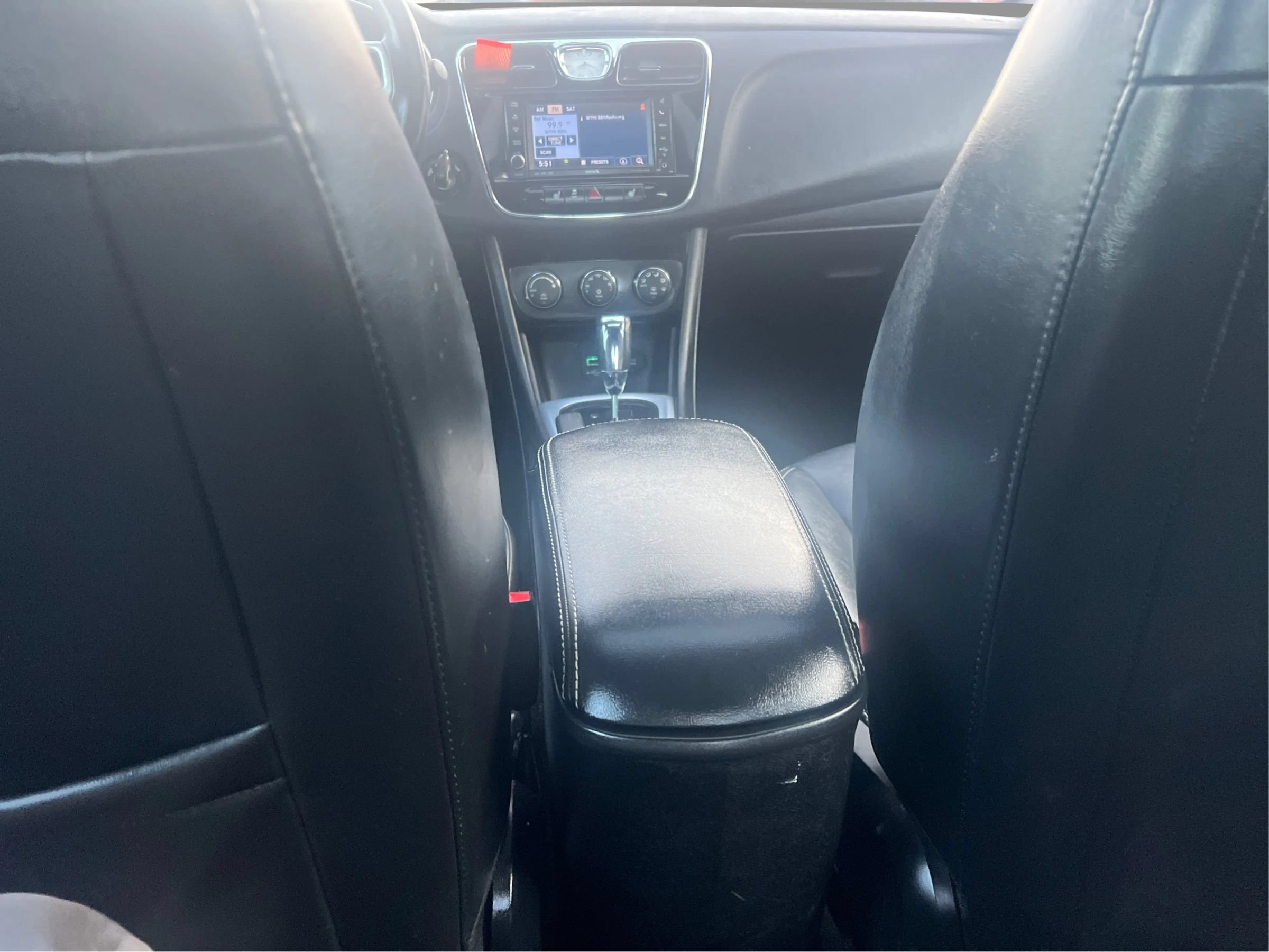 Used 2011 Chrysler 200 Limited FWD image 21