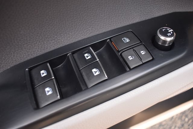 Used 2020 Toyota Camry XLE FWD image 20