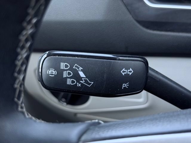Used 2024 Volkswagen Tiguan SE AWD/4WD image 28