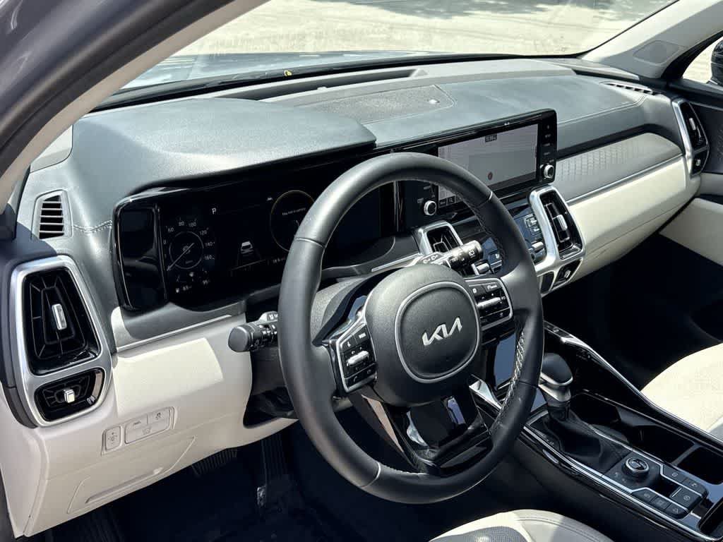 Certified 2023 Kia Sorento SX AWD/4WD image 13