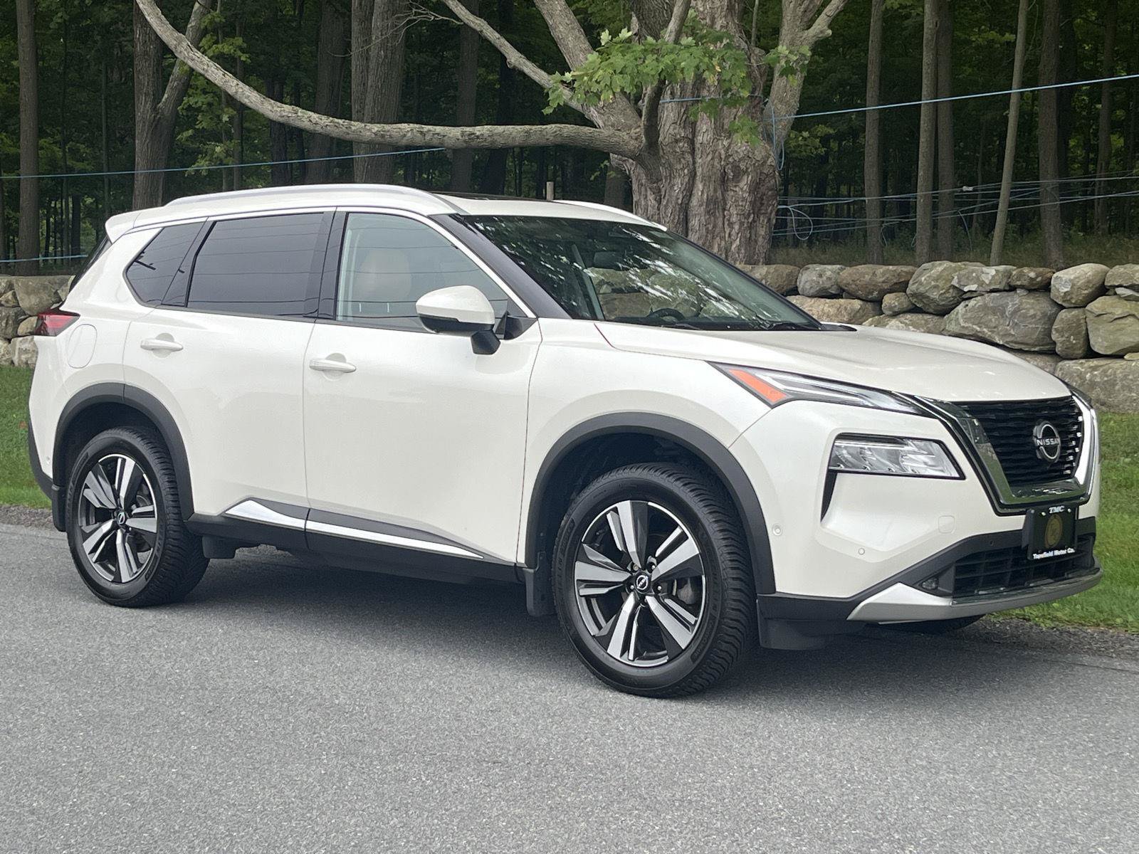 Used 2022 Nissan Rogue Platinum w/ Head-Up Display Package AWD/4WD image 34