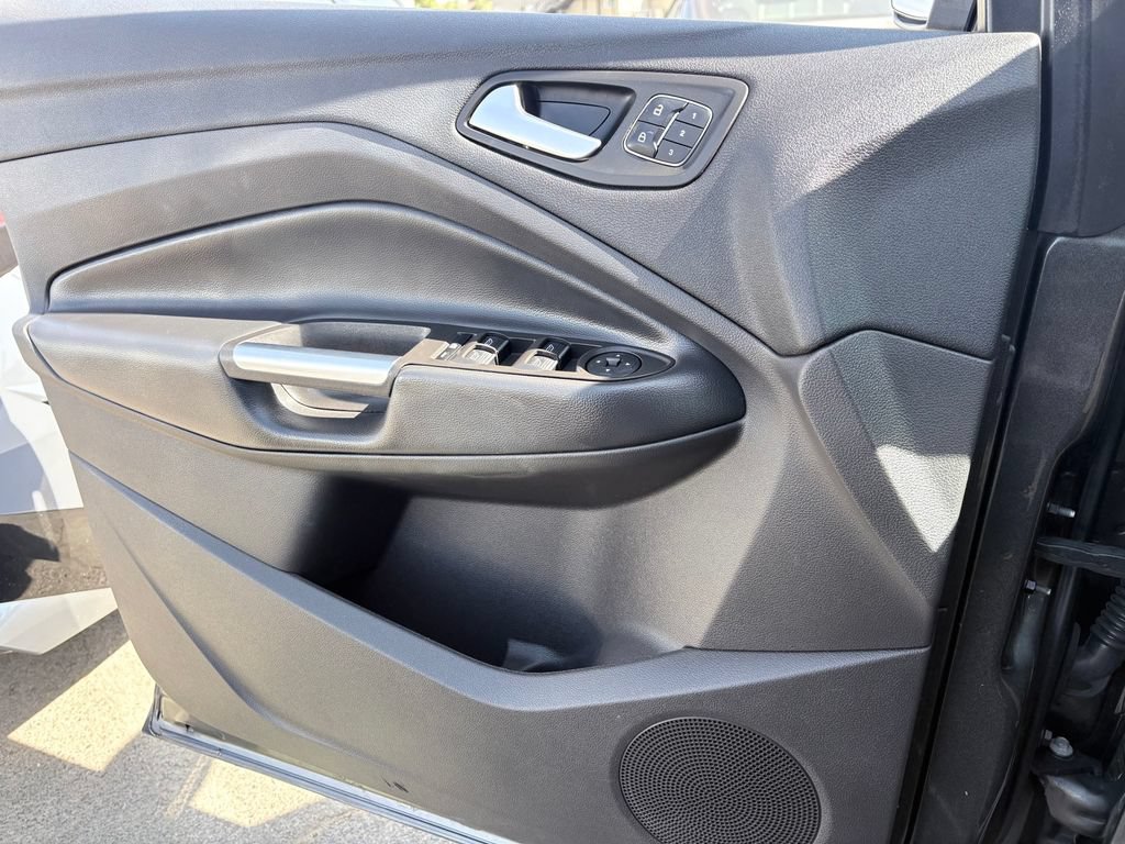 Used 2019 Ford Escape Titanium AWD/4WD image 13