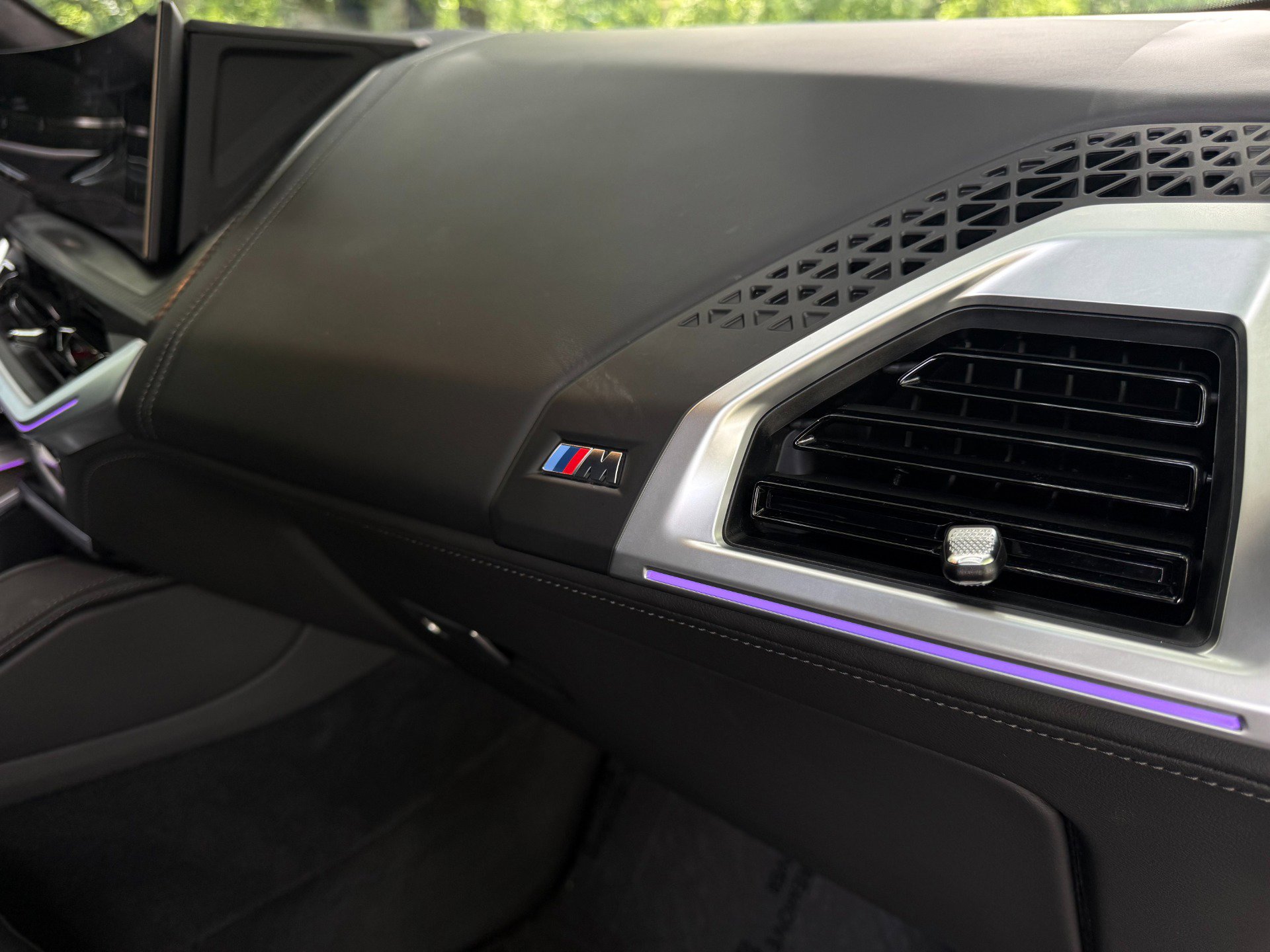 Used 2023 BMW XM image 16