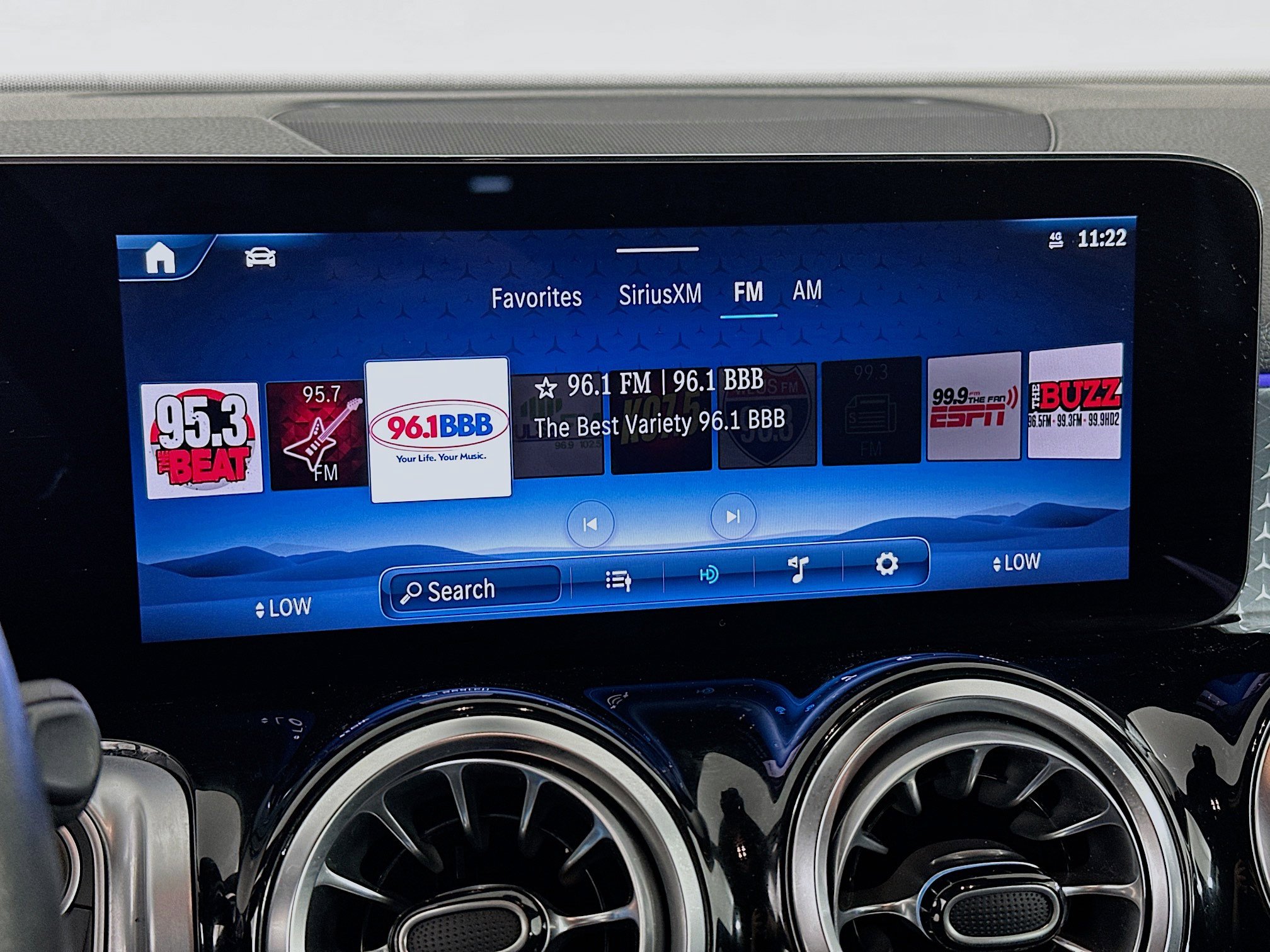 Used 2024 Mercedes-Benz GLB 250 4MATIC image 21