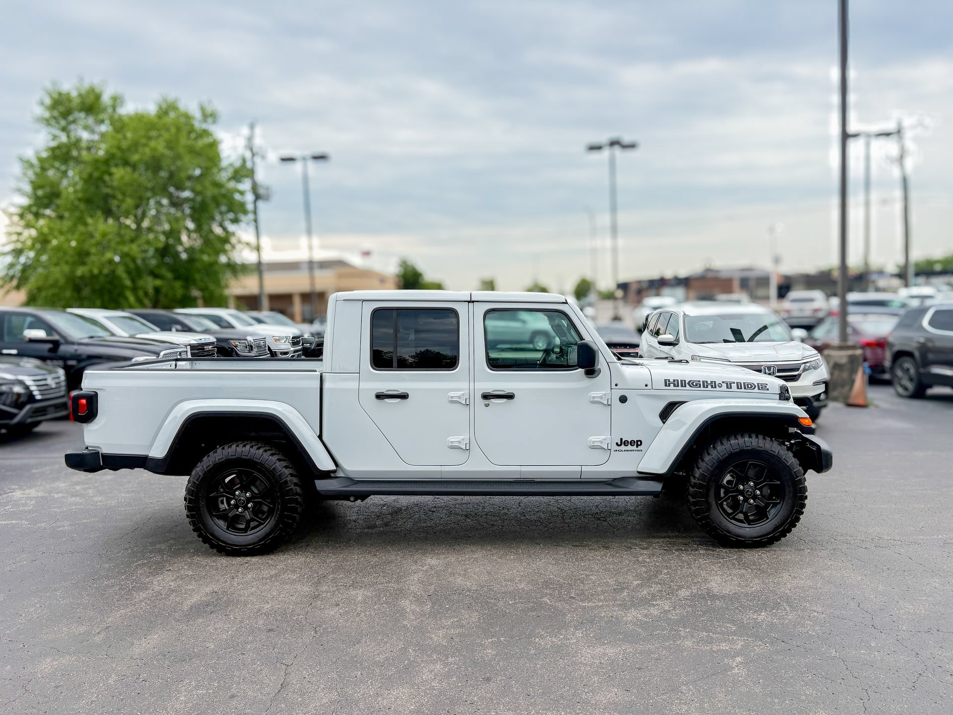 Used 2025 Jeep Gladiator Sport AWD/4WD image 22