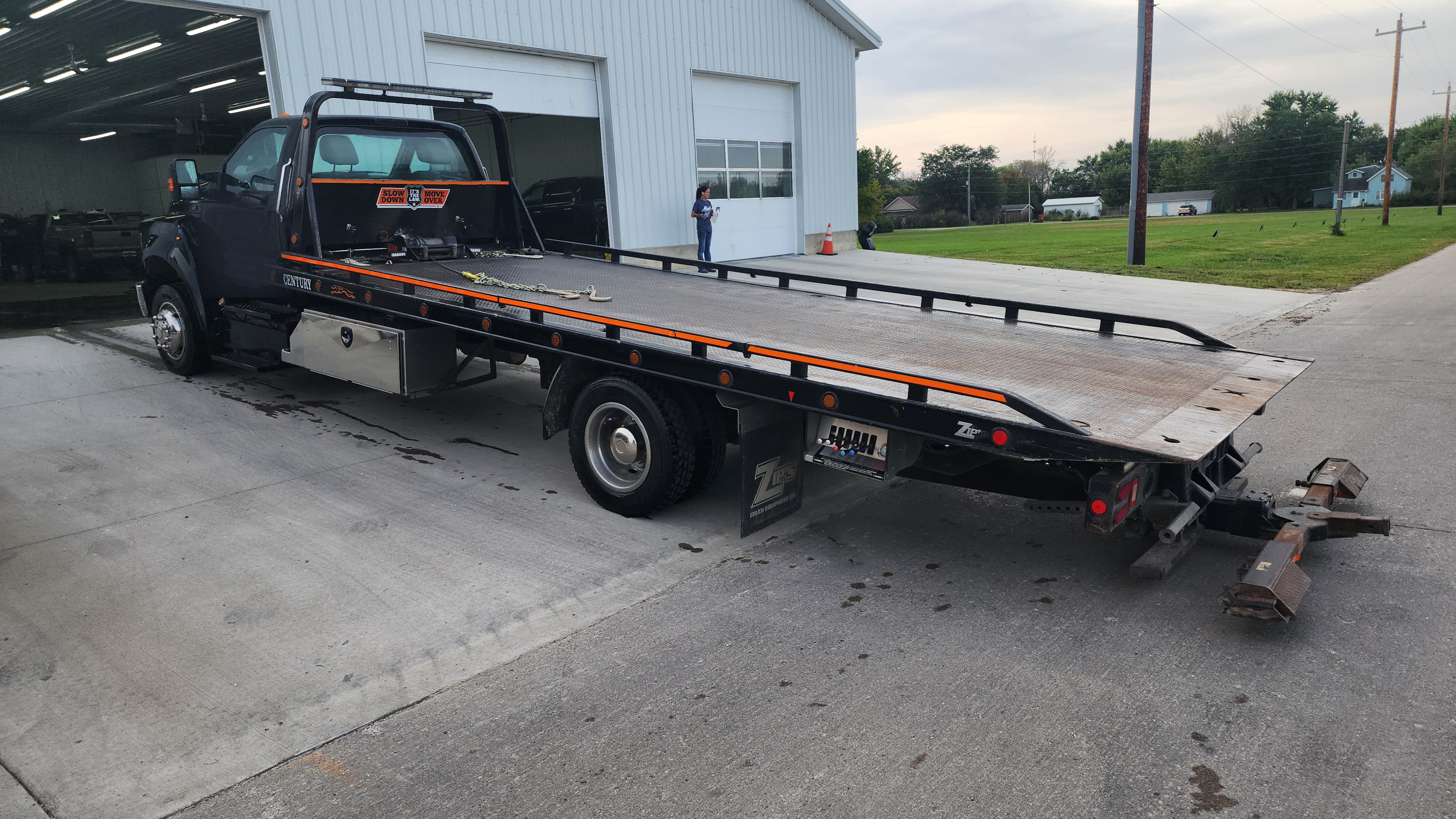 Used 2017 Ford F650 2WD Regular Cab Super Duty image 7
