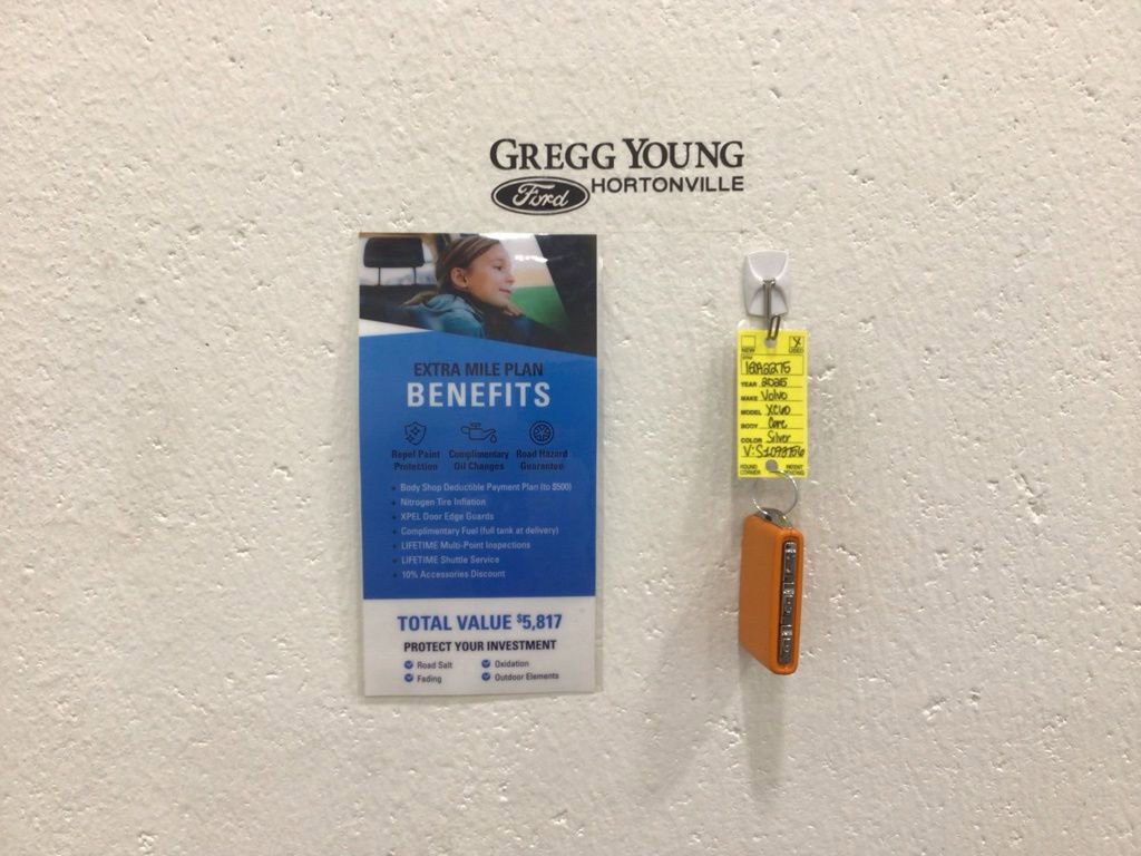 Used 2025 Volvo XC60 B5 Core image 35