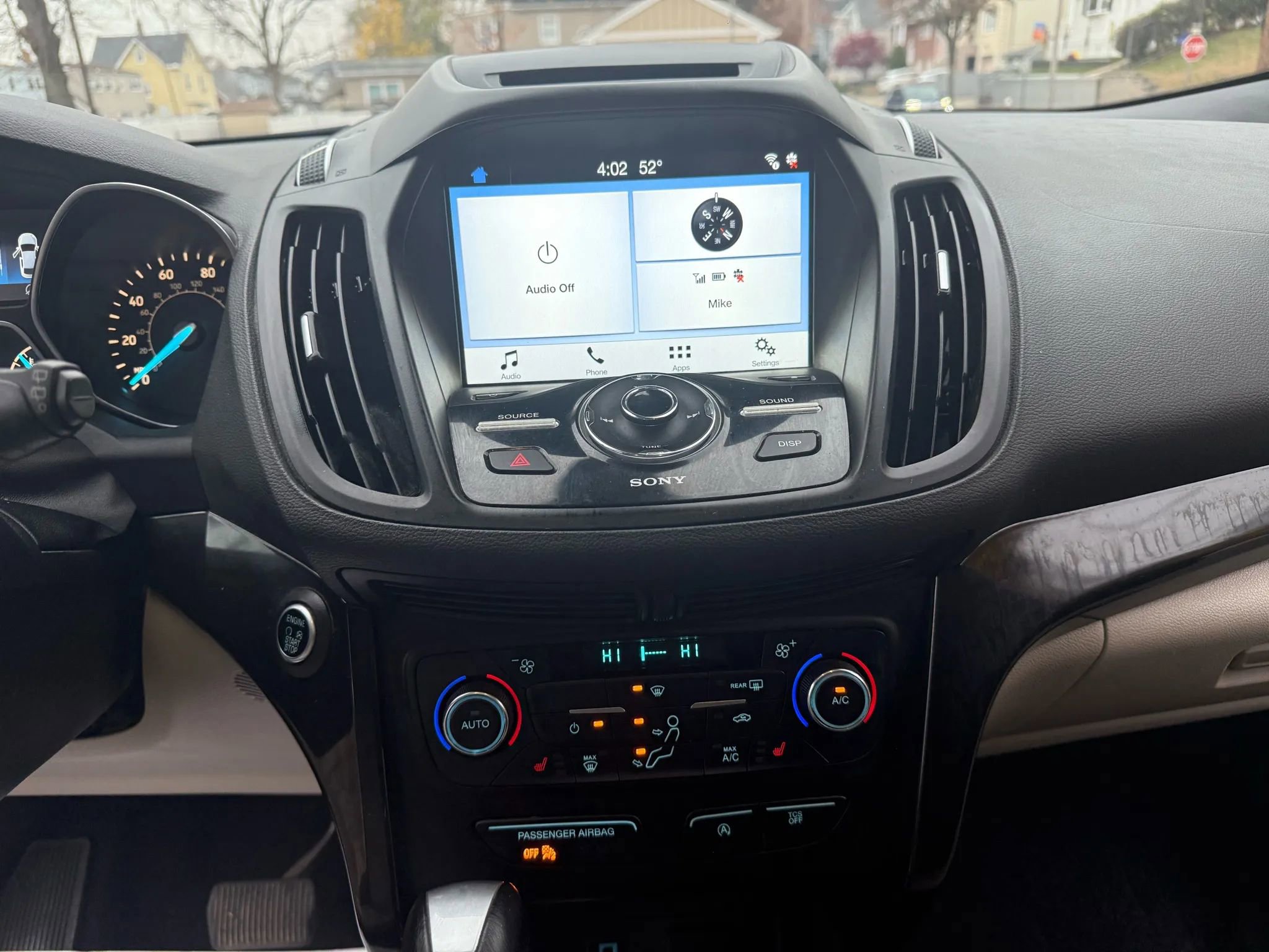 Used 2017 Ford Escape Titanium image 28