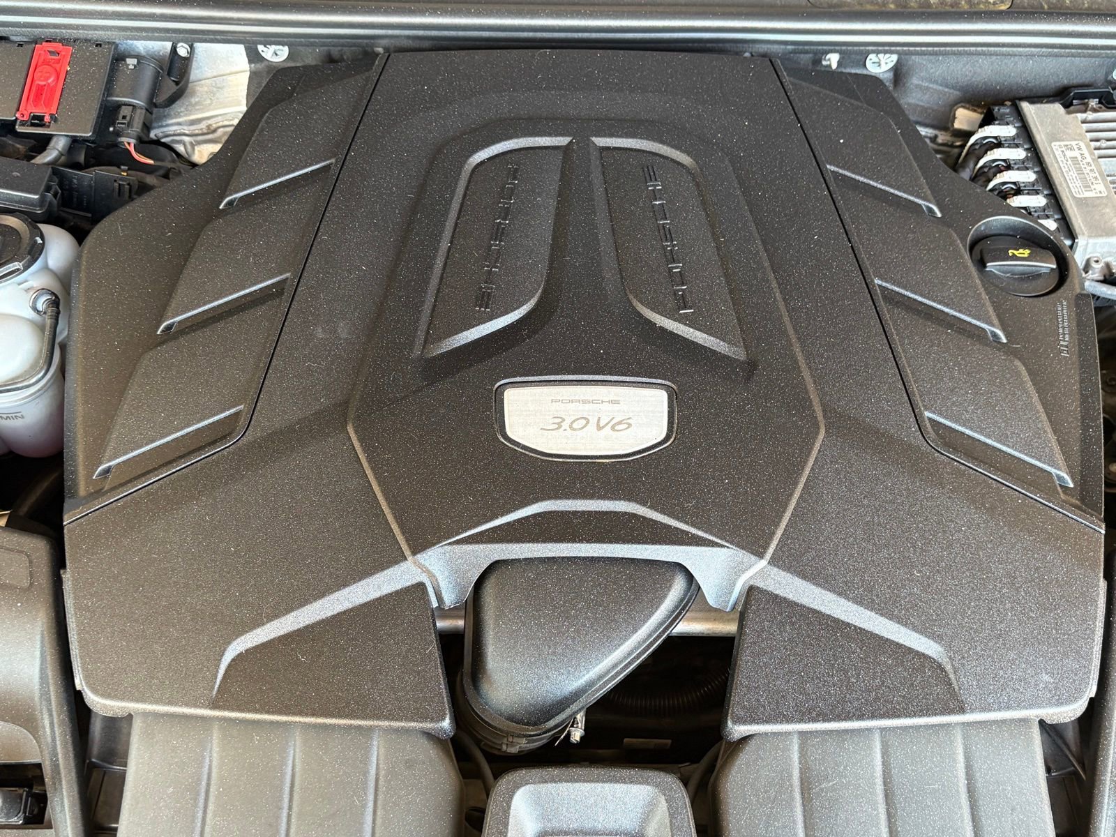 Used 2023 Porsche Cayenne Coupe AWD/4WD image 43