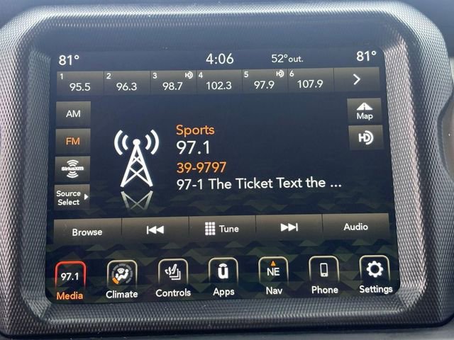 Used 2020 Jeep Wrangler Unlimited Sahara image 20