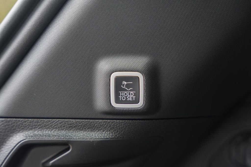 New 2025 Jeep Grand Cherokee Laredo X w/ Luxury Tech Group I image 11