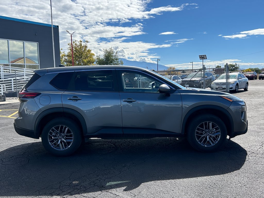 Used 2026 Nissan Rogue SV AWD/4WD image 2
