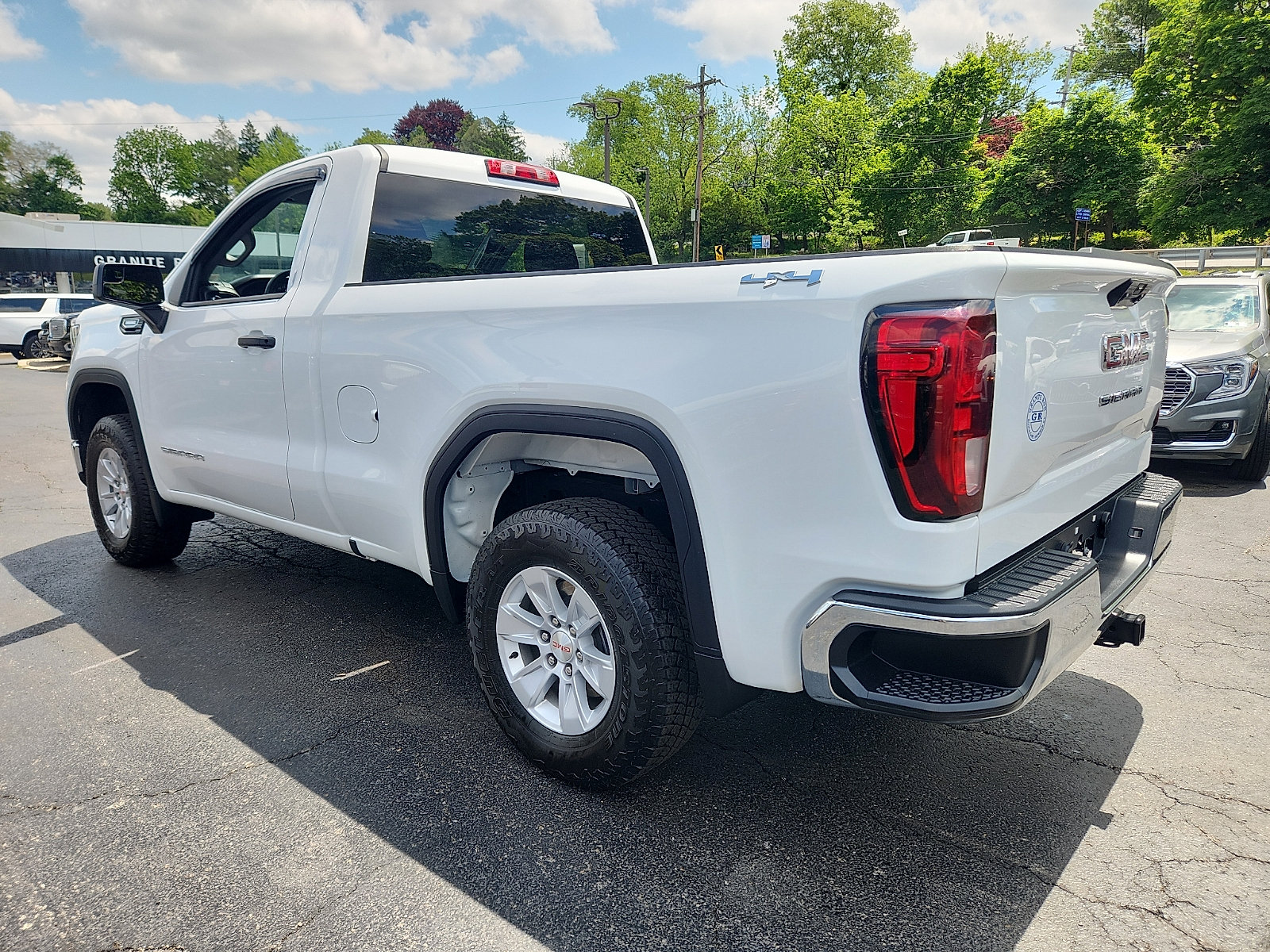 Used 2024 GMC Sierra 1500 Pro w/ Pro Value Package AWD/4WD image 4