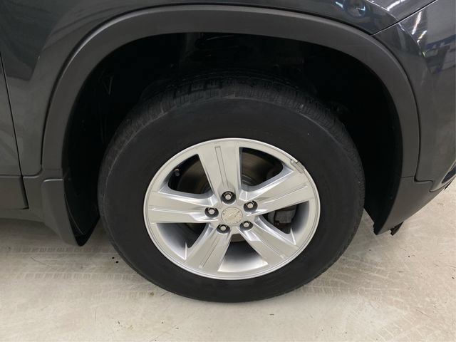 Used 2017 Chevrolet Trax LT w/ LT Convenience Package AWD/4WD image 15