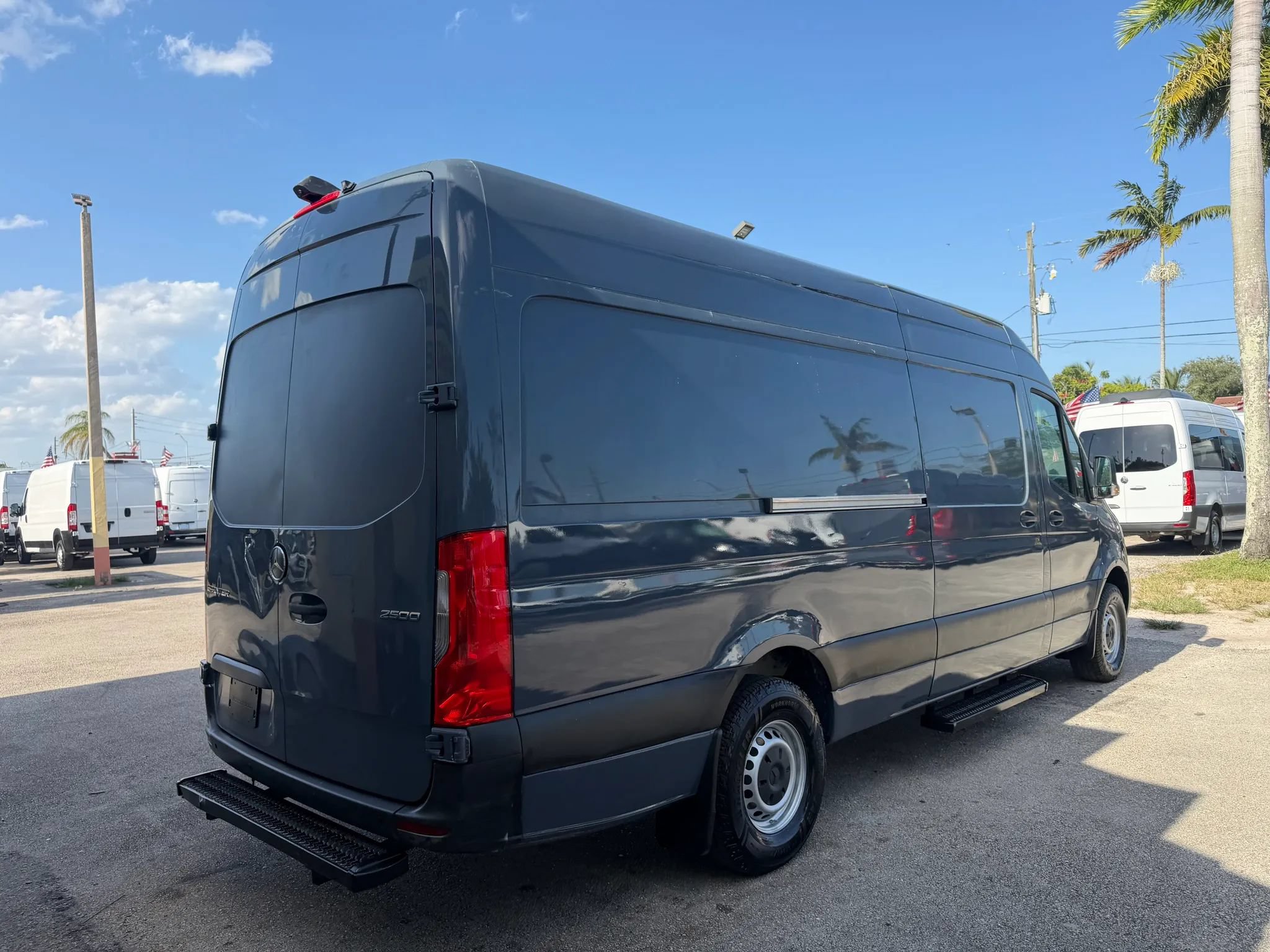 Used 2019 Mercedes-Benz Sprinter 2500 170 Extended Cargo image 6