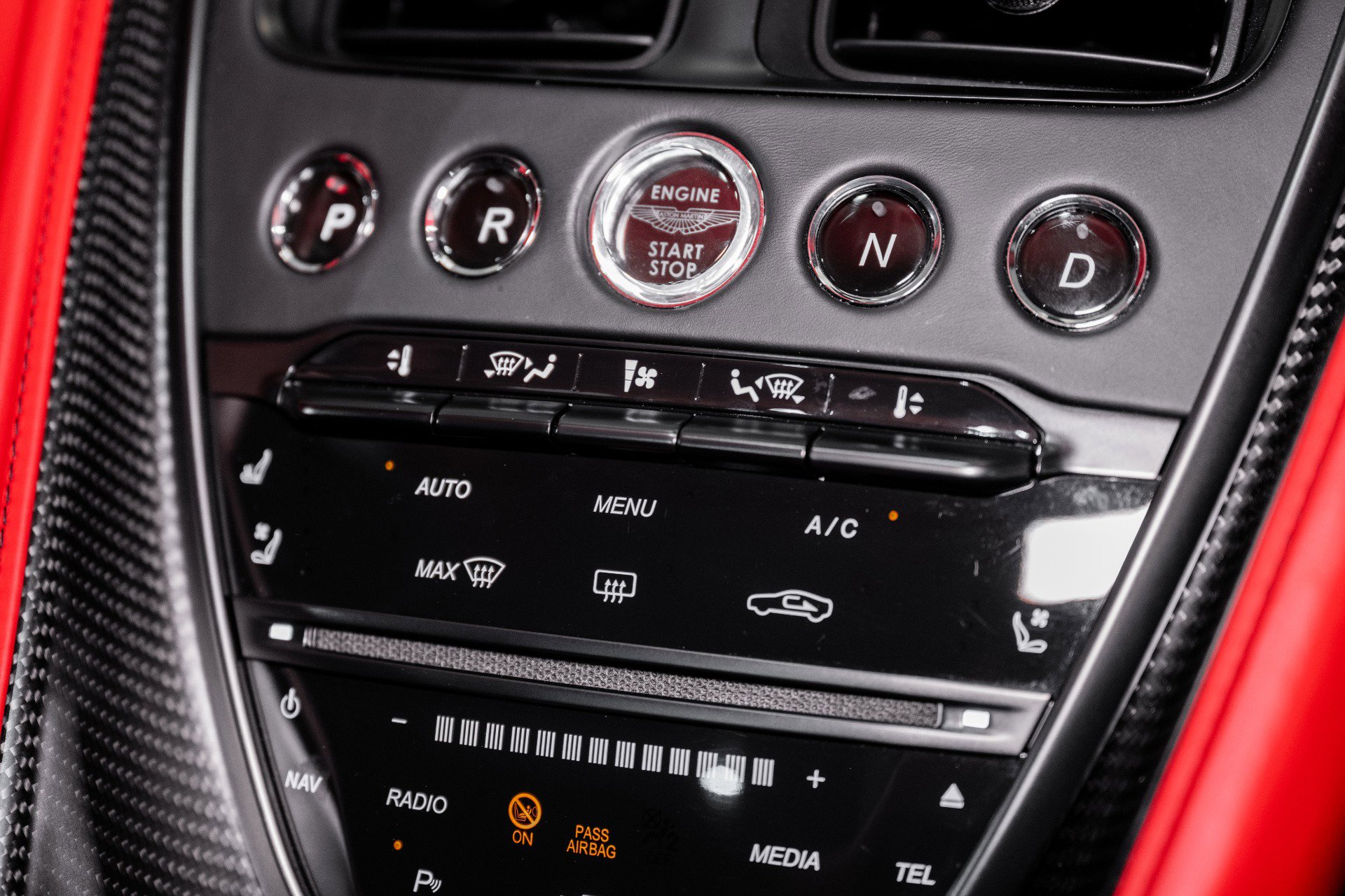 Used 2023 Aston Martin DB11 V8 Coupe image 29