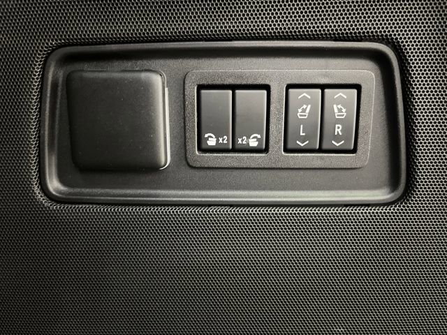 Used 2023 Cadillac Escalade Sport Platinum image 19