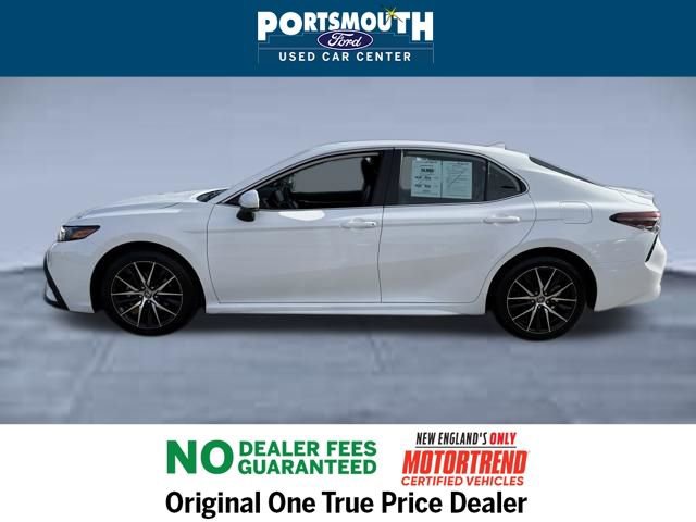 Used 2024 Toyota Camry SE image 2