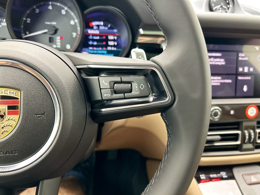 Used 2026 Porsche Macan AWD/4WD image 15