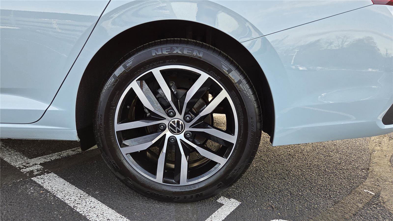 Used 2025 Volkswagen Jetta SE w/ Sunroof Package image 11