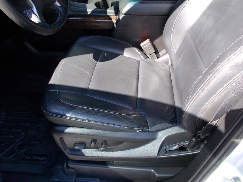 Used 2018 Chevrolet Suburban LT AWD/4WD image 29