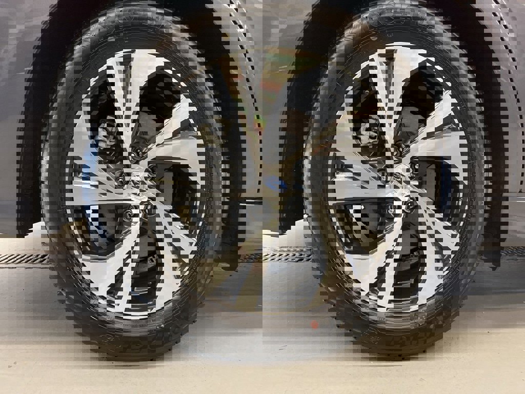 Certified 2025 Subaru Legacy image 34