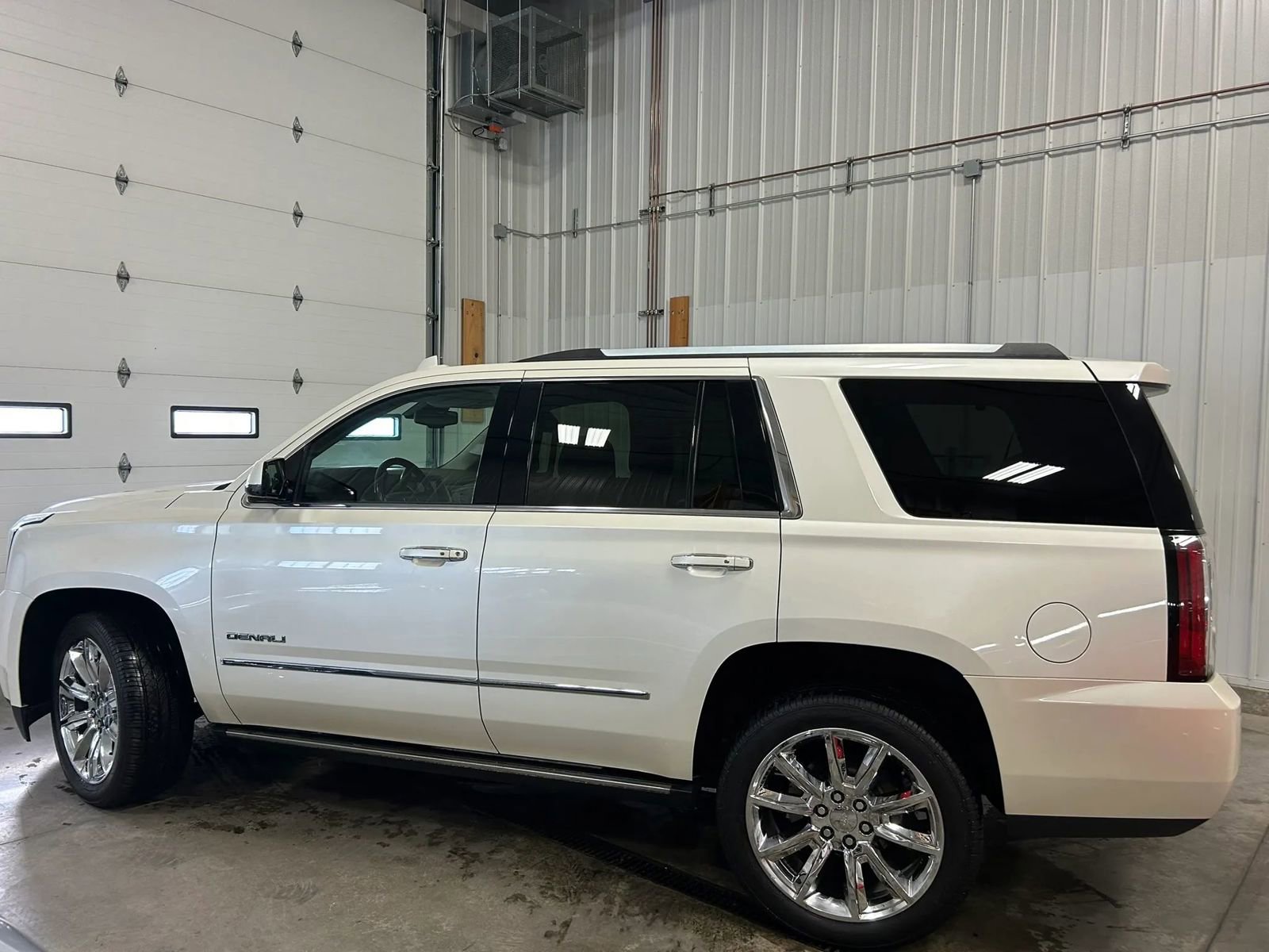 Used 2015 GMC Yukon Denali w/ Open Road Package AWD/4WD image 3