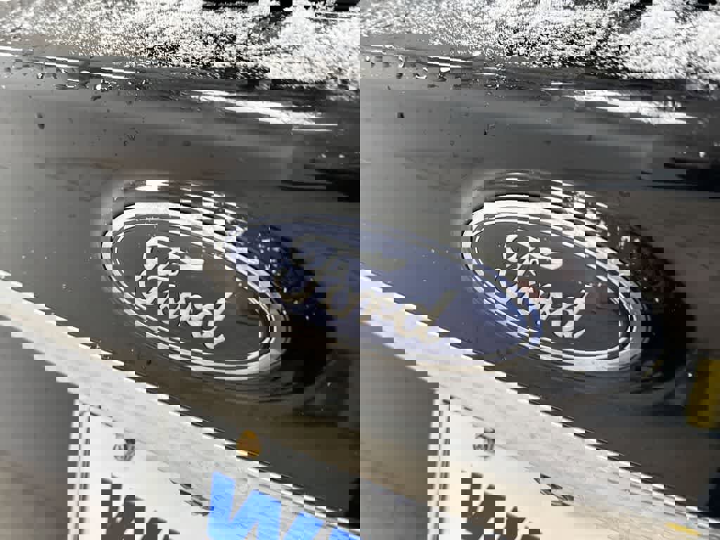 Used 2019 Ford Edge Titanium image 12