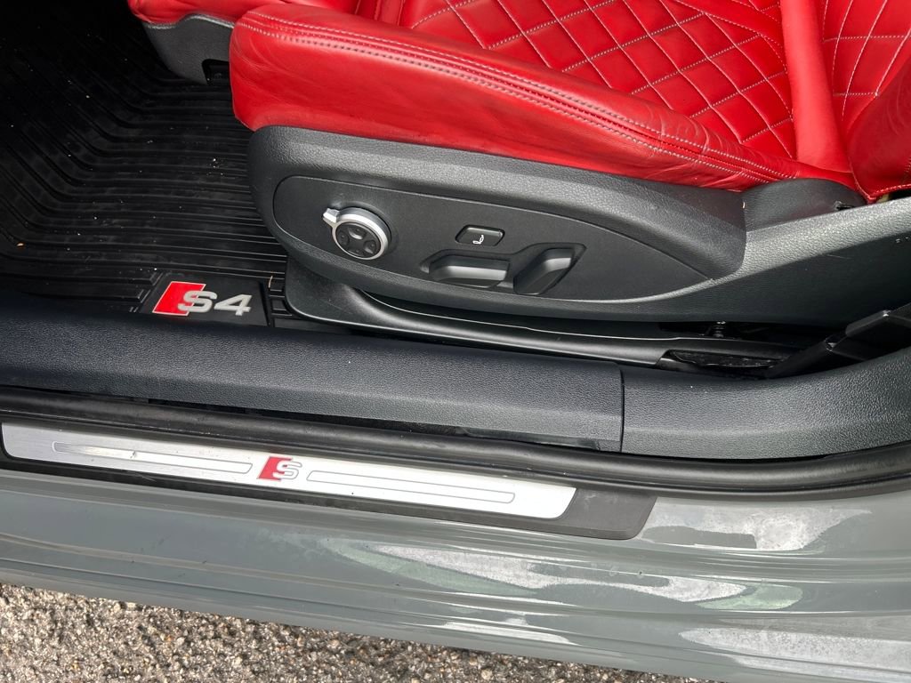 Used 2021 Audi S4 Premium Plus w/ Premium Plus Package image 14