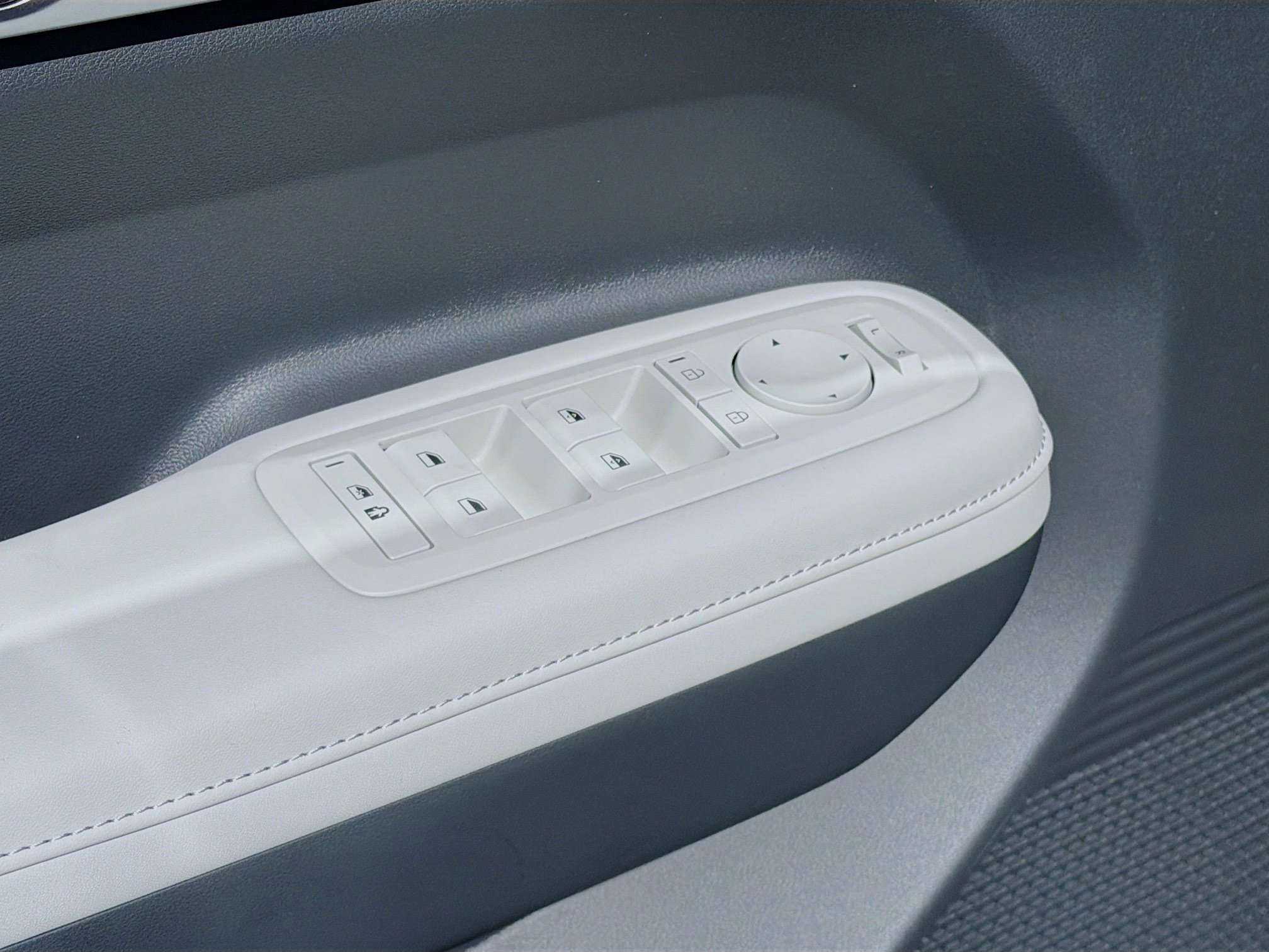 New 2026 Hyundai Santa Fe SEL w/ Tow & Go Package FWD image 23