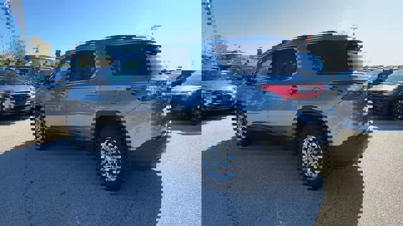 Used 2020 Chevrolet Traverse LT image 6