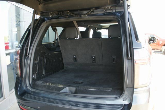 Used 2022 Chevrolet Suburban RST w/ Sport Performance Package image 30