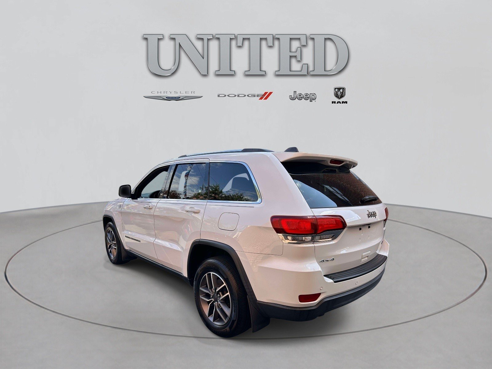 Used 2020 Jeep Grand Cherokee Laredo w/ Quick Order Package 2BN North AWD/4WD image 6