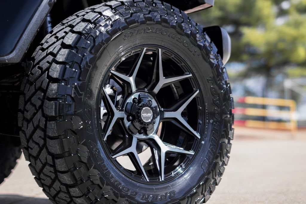 New 2026 Jeep Gladiator Sport AWD/4WD image 13