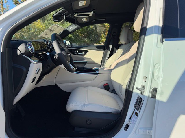 Used 2026 Mercedes-Benz GLC 300 4MATIC image 12