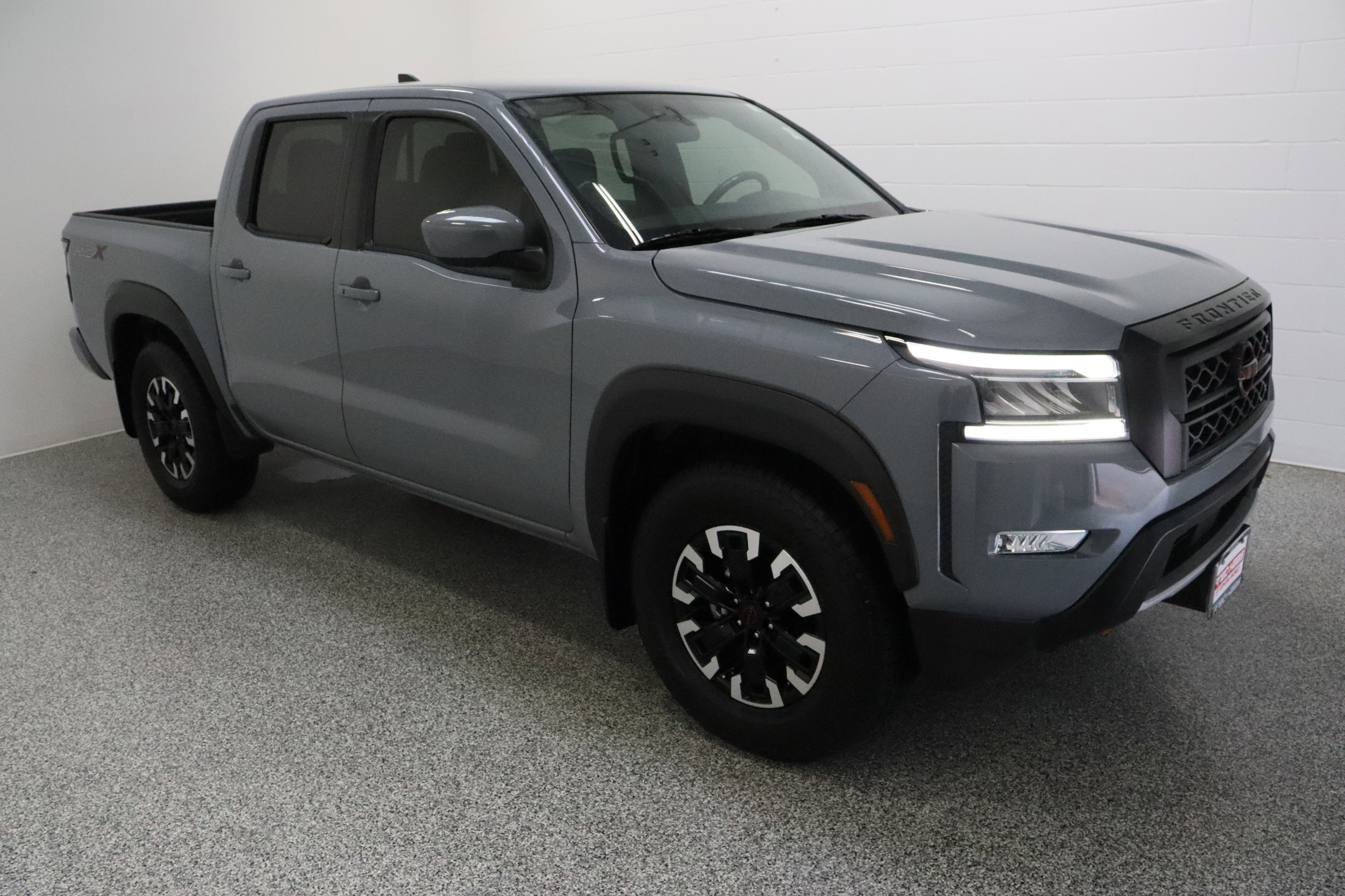 Used 2024 Nissan Frontier Pro-X RWD image 4