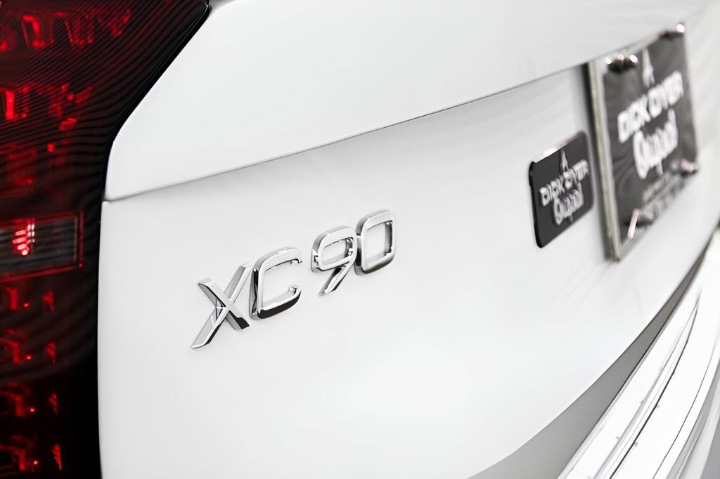 New 2025 Volvo XC90 T8 Core w/ Protection Package image 7