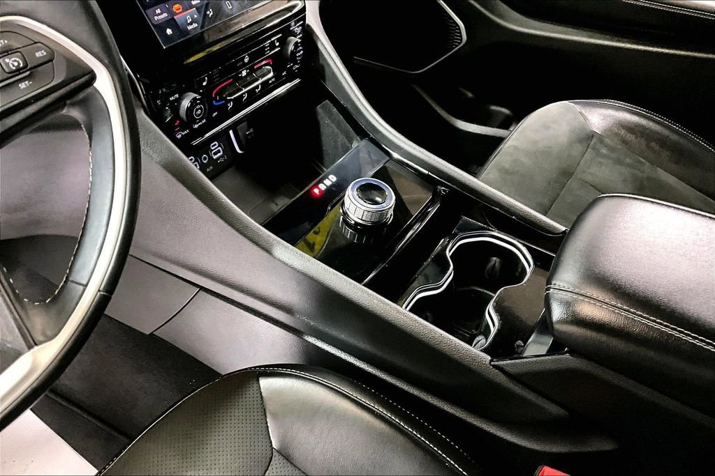 Used 2021 Jeep Grand Cherokee L Altitude image 16