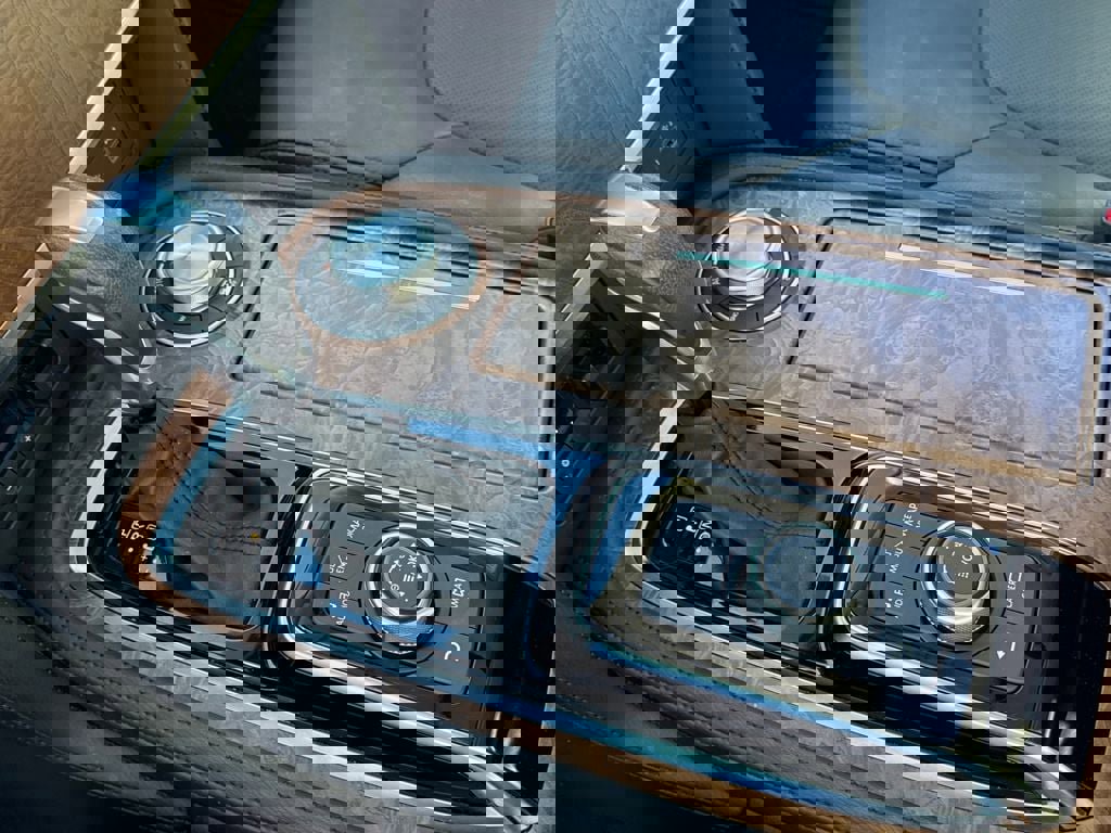 Used 2022 Nissan Armada SL image 19