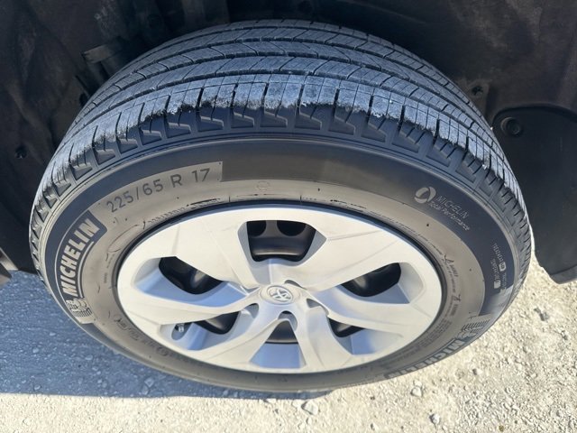 Used 2024 Toyota RAV4 LE image 11