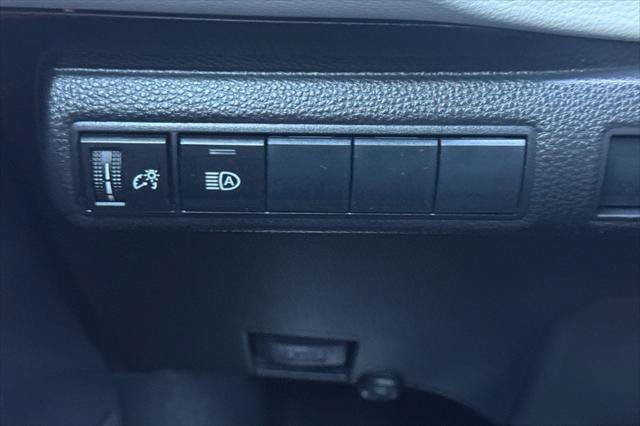 Certified 2020 Toyota Corolla SE w/ SE Premium Package FWD image 28