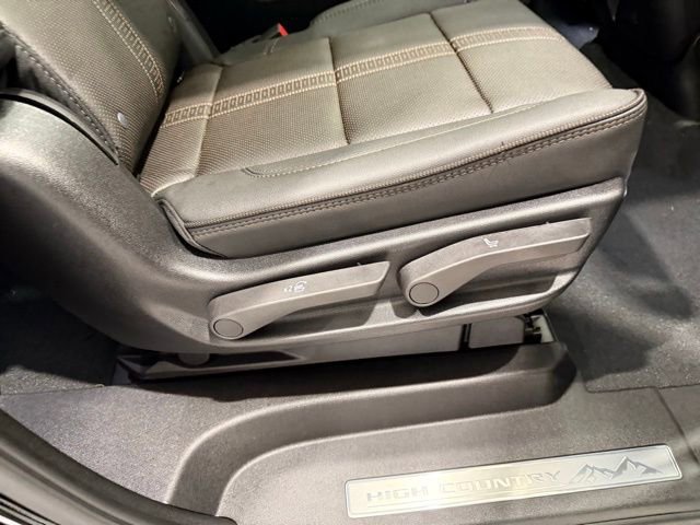 New 2026 Chevrolet Suburban High Country image 29