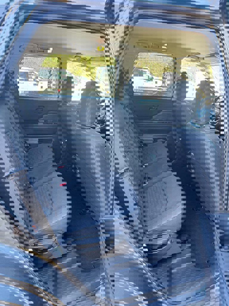 Used 2024 Nissan Pathfinder SV image 12