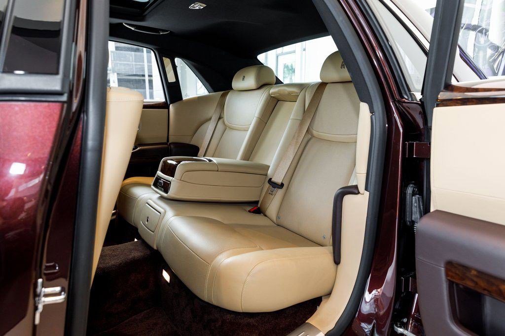 Used 2016 Rolls-Royce Ghost image 30