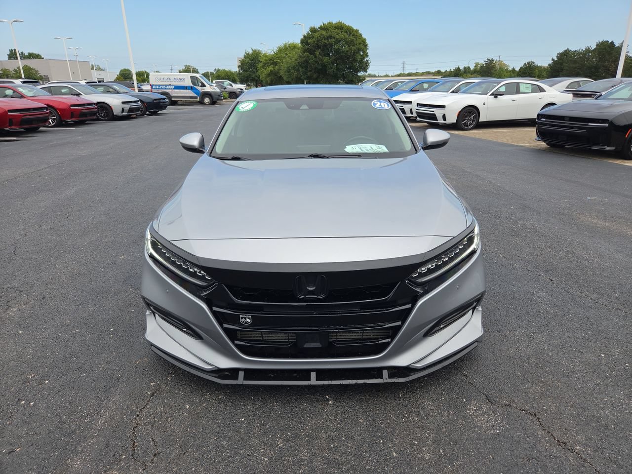 Used 2020 Honda Accord Touring image 2