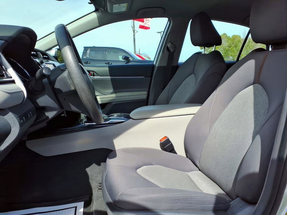 Certified 2020 Toyota Camry LE image 13